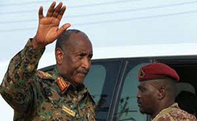ترامب يعاقب قادة السودان...