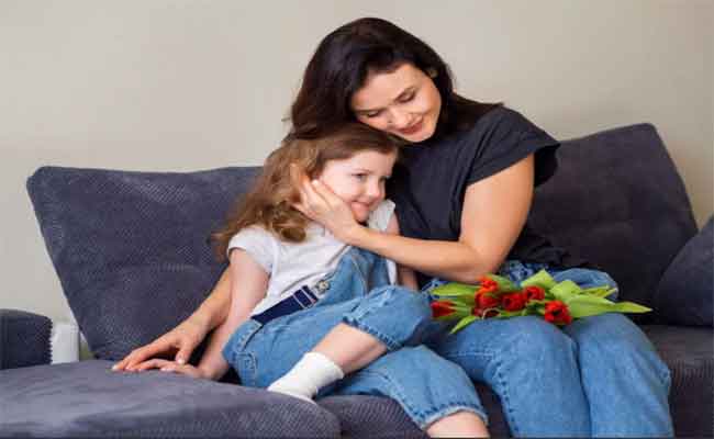 5 علامات تدل على أن طفلك مشبع بالحنان ولا يشعر بالحرمان العاطفي...