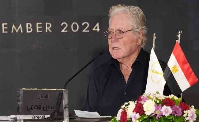 حسين فهمي يتحدث من مهرجان كان عن منافسة مهرجان القاهرة مع الجونة...