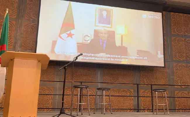 مشاركة شايب في ندوة جمعية الطلبة الجزائريين بجامعة “ماكغيل” الكندية