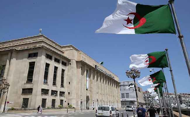 صدور قرار إعفاء البضائع المستعملة المستوردة المملوكة للدولة من الرسوم والحقوق الجمركية