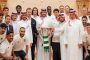 دراج نيوزيلندي ينجو من هجوم ماعز في دورة إيطاليا للدراجات...