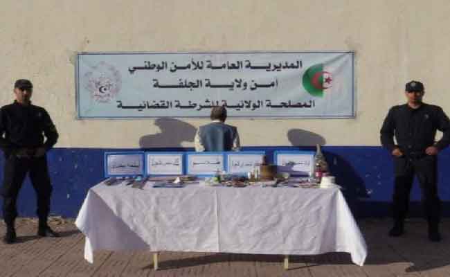 توقيف مشعوذ متلبسا بأوات وأعمال السحر والشعوذة بمنزله بالجلفة