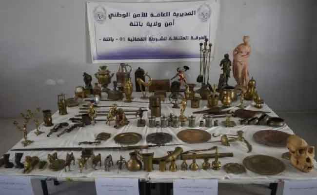 توقيف خمسيني تورط في عرض تحف وتماثيل تراثية قديمة للبيع بباتنة