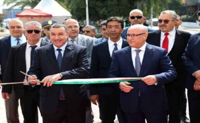 زيتوني رفقة سعيود يفتتحان الصالون الدولي للنقل واللوجستيك “لوجيستيكال 2025”