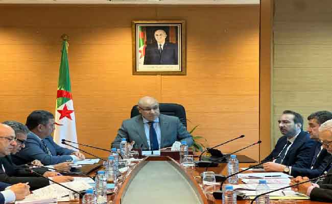 زيتوني يجتمع مع مجلس التجديد الاقتصادي وجمعية منتجي المشروبات