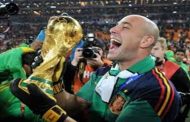 مسيرة 25 عاما...أسطورة ليفربول ومنتخب إسبانيا يعتزل كرة القدم
