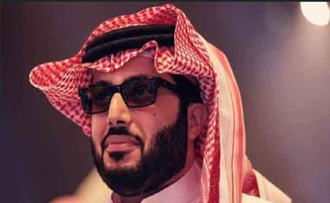 تركي آل الشيخ يشوق متابعيه للجزء الثالث من فيلم الفيل الأزرق...