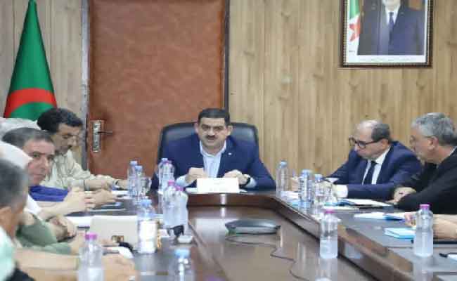 دربال يترأس اجتماع عمل لتقييم ومتابعة وضعية توزيع مياه الشرب خلال أيام عيد الأضحى