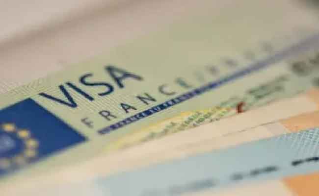 إدانة أفراد عصابة إجرامية تحترف بيع تأشيرات وجوازات سفر مزورة بـ6 سنوات حبسا نافذا