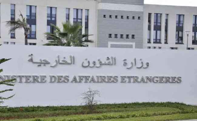 الجزائر تدعو إلى البحث عن حل سلمي للملف النووي الإيراني