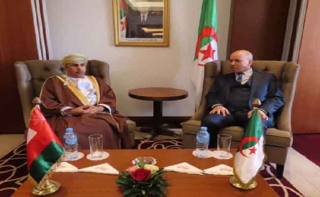 سايحي يعقد لقاء مع نظيره العماني لاستعراض علاقات التعاون بين البلدين