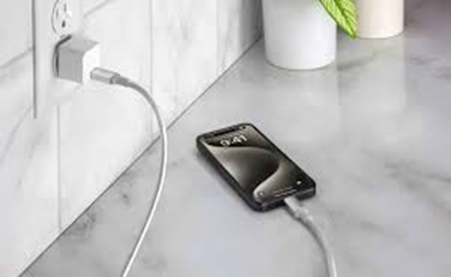 خطأ شائع بعد الشحن قد يضر بهاتفك 