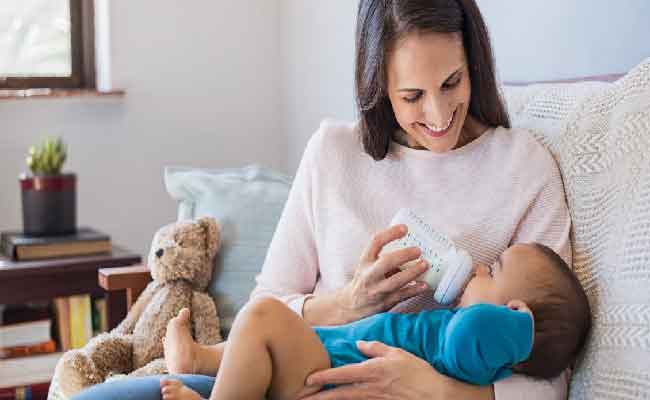 أخطاء لا ترتكبيها عند استخدام الحليب الصناعي لرضيعك...