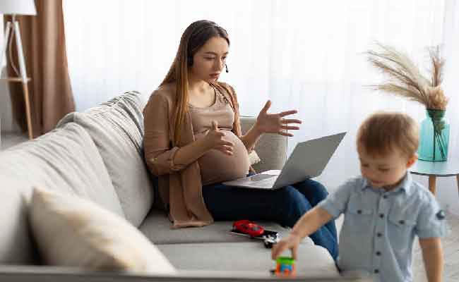 كيف توفقينْ بين حملك وأمومتك وحياتك العملية؟ الخطوات مَدروسة لا تفوتك