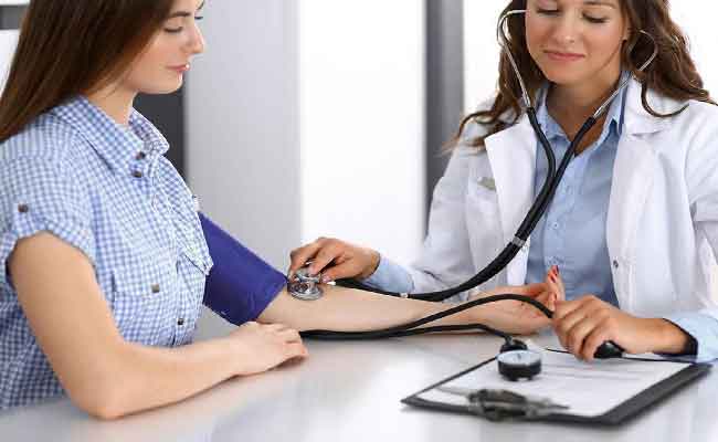 لماذا تزداد حالات الإجهاض مع موجات حر الصيف؟