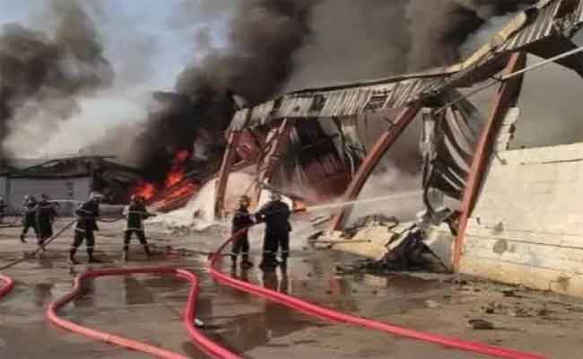 اندلاع النيران في مستودع بمنطقة النشاطات بتبسة