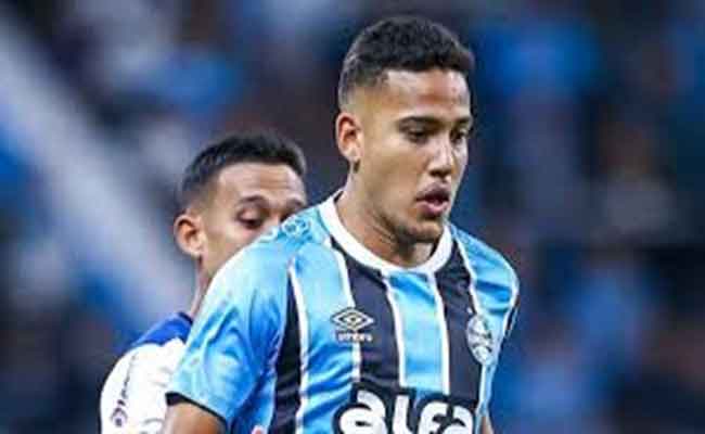 الهلال يقدم عرضا لمدافع برازيلي بارز...
