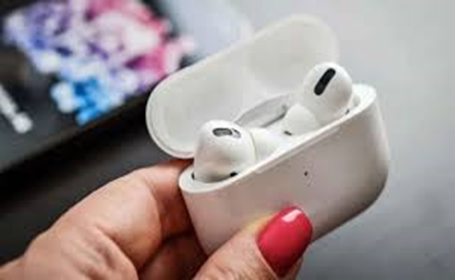 سماعات AirPods تحصل على ميزة شحن جديدة...