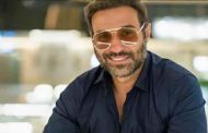 ديون طلعت زكريا تكشف معدن النجوم...ما علاقة أحمد فهمي؟