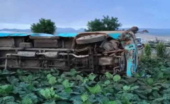 انقلاب حافلة يخلف 22 مصابا بسطيف