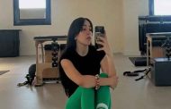 سارة طيبة تظهر بـ تيشيرت يحمل صورة الفنان راشد الماجد...فما القصة؟