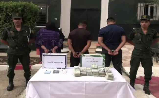الإطاحة بـ3 أشخاص تورطوا في سرقة مليار و700 مليون من منزل قريبتهم بسيدي بلعباس