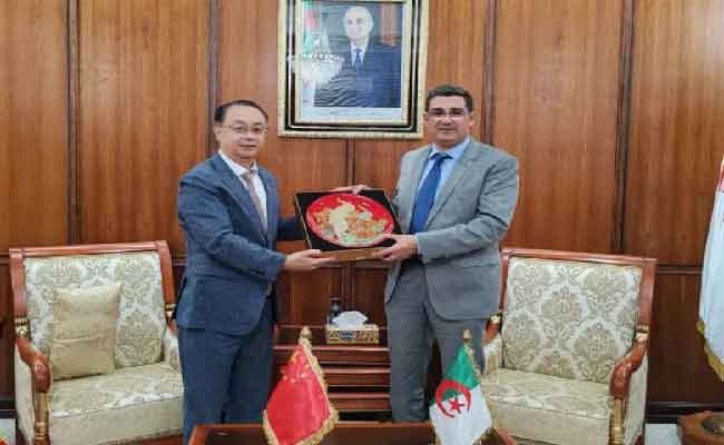 آيت مسعودان يبحث مع السفير الصيني تعزيز التعاون في المجال الصحي