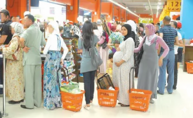 سكوب أول إنجاز في عهد تبون ولادة طفل في الطوابير