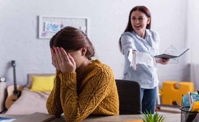 8 أخطاء شائعة في تأديب الأبناء قد تدمر ثقتهم بأنفسهم دون أن نشعر