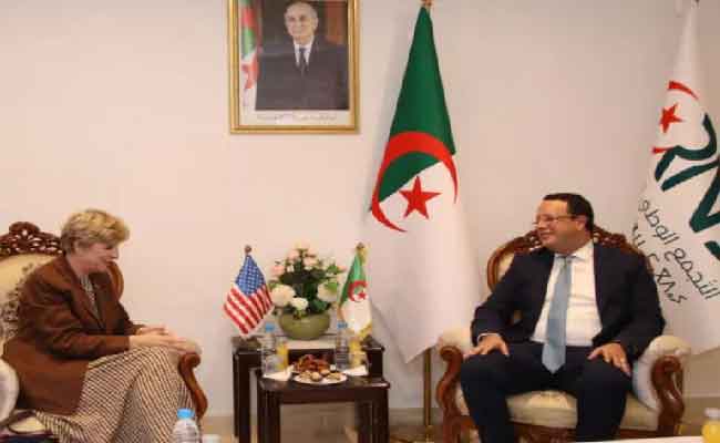 بودن يتباحث مع السفيرة الأمريكية سبل  تطوير العلاقات الثنائية بين البلدين