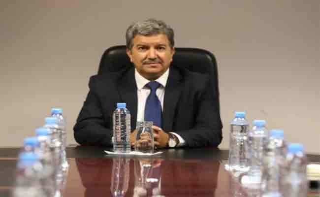 إشراف بوعمامة على مراسم تنصيب فاتح بومرجان رئيسًا جديدًا لديوان وزارة الاتصال