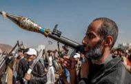 الحوثيون ينفون استهداف أي سفينة بخليج عدن