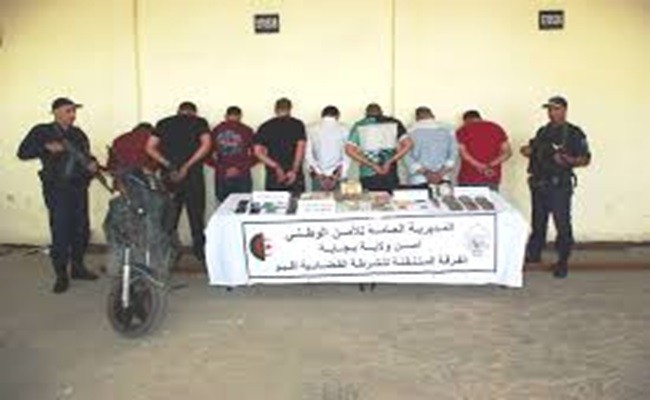 BRI بجاية تُطيح بشبكة إجرامية منظمة تُتاجر في المخدرات