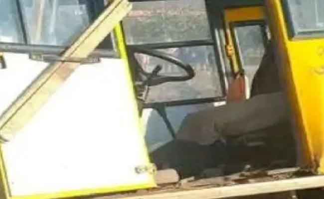 انحراف حافلة للنقل المدرسي يخلف 15 مصابا بعين الدفلى