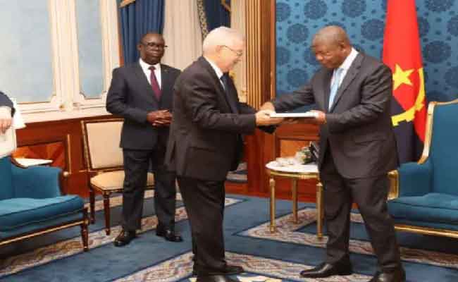 ناصري يسلم رسالة من تبون للرئيس الأنغولي