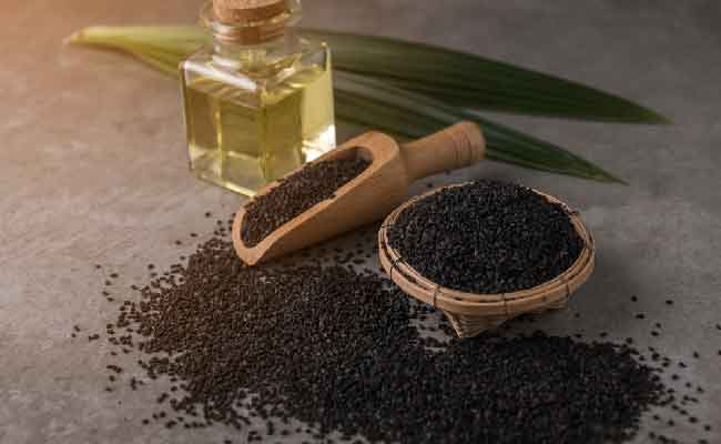فوائد السمسم الأسود: علاج طبيعي لفقر الدم وتقوية الجسم