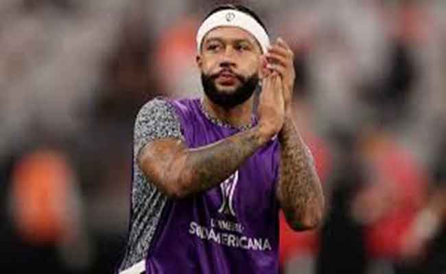 بسبب الفندق...أزمة بين كورينثيانز البرازيلي وممفيس ديباي