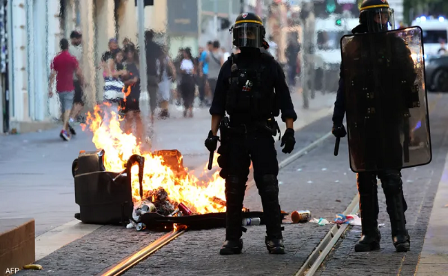 ضرائب وتقشف خطط حكومة فرنسا لتجنب الانهيار