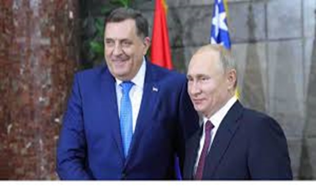 فورين بوليسي: رفع العقوبات عن دوديك يخدم استراتيجية روسيا لزعزعة أوروبا