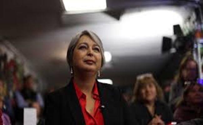 جانيت جارا...أول مرشحة شيوعية تصل لجولة الإعادة في انتخابات الرئاسة بتشيلي