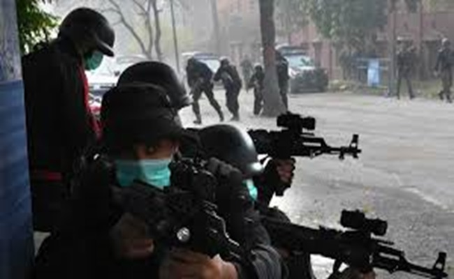 الأمن الباكستاني يقتل 15 