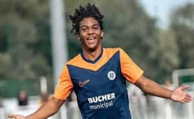 برشلونة وآرسنال يتنافسان على موهبة منتخب فرنسا للناشئين...