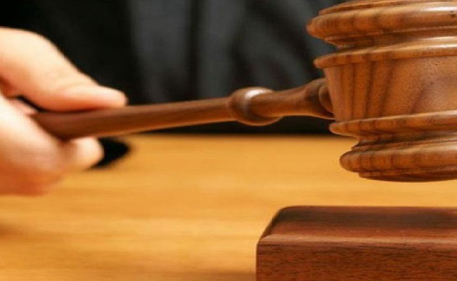 إدانة شبكة تحترف تهريب الهواتف النقالة وأجهزة الحاسوب من دبي