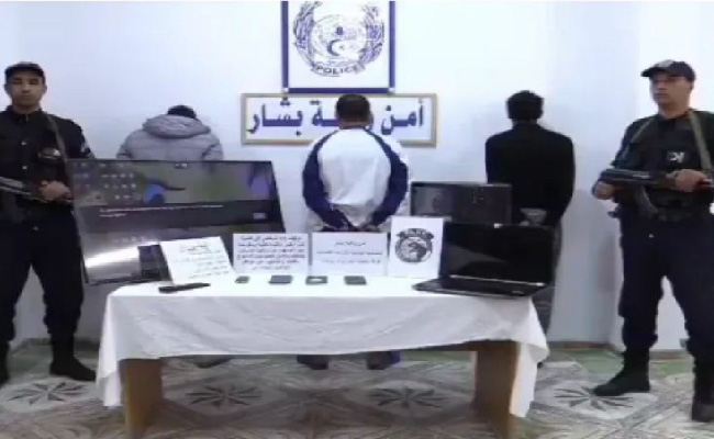 فيديو متداول يطيح بثلاثة أشخاص ببشار