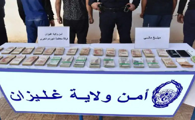 الإطاحة بشبكتين إجراميتين تحترفان السطو على المنازل وتزوير العملة الوطنية بغليزان