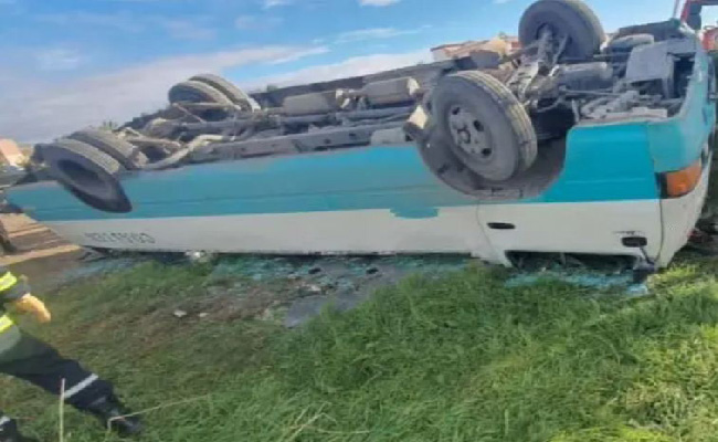 انقلاب حافلة لنقل المسافرين تخلف قتيلا و15 جريحا بتبسة