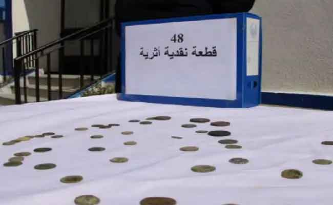 توقيف شخص يحترف تدارة الآثارواسترجاع 48 قطعة نقدية أثرية تعود للحقبة الرومانية بالطارف