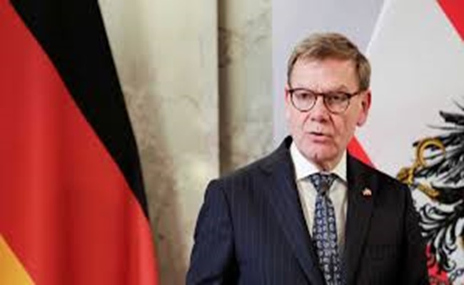 يوهان فاديفول إسرائيل متشبثة بقرارتها