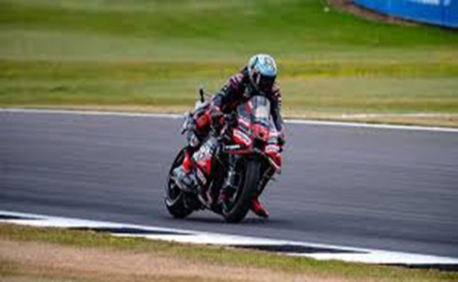 مارك ماركيز يعود لسباقات الدراجات النارية...